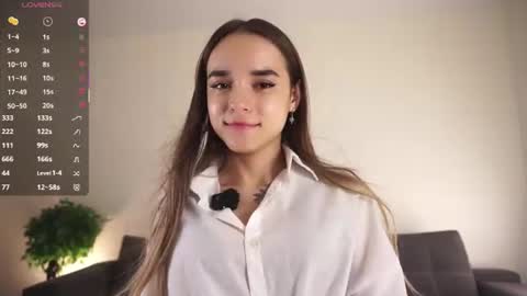 Snapshot of keeleyreineck chatting on 06.24.26 Nika online show from 06.24.26