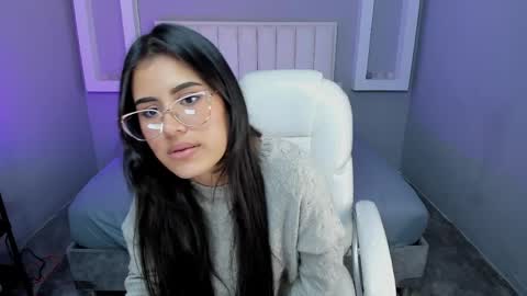 Snapshot of keilybennett chatting on 04.04.26 Keily Bennet online show from 04.04.26