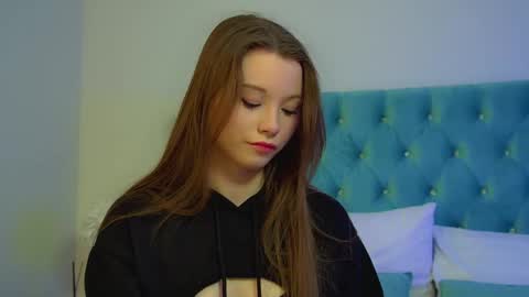 Keira online show from 03.10.26