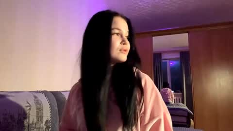 Snapshot of kelligosda chatting on 03.30.26 Bella online show from 03.30.26