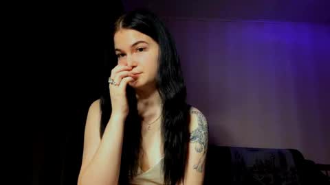 Snapshot of kelligosda chatting on 04.05.26 Bella online show from 04.05.26