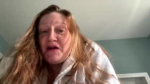 Snapshot of kellilyn10 chatting on 04.04.26 kellilyn10 online show from 04.04.26