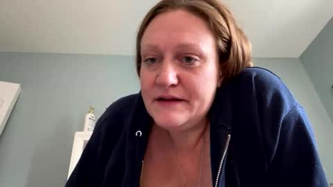 Snapshot of kellilyn10 chatting on 04.18.26 kellilyn10 online show from 04.18.26