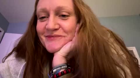 Snapshot of kellilyn10 chatting on 04.21.26 kellilyn10 online show from 04.21.26