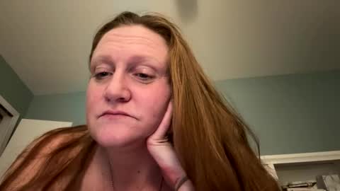 Snapshot of kellilyn10 chatting on 04.22.26 kellilyn10 online show from 04.22.26