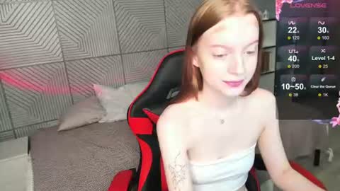Snapshot of kellymeoww chatting on 07.19.26 kellymeoww online show from 07.19.26
