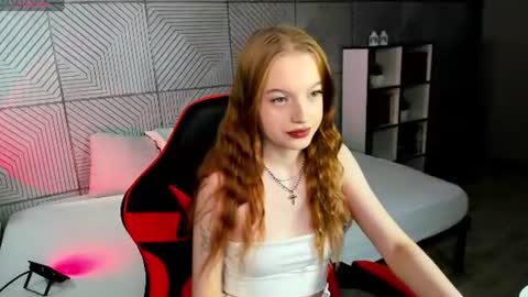 Snapshot of kellymeoww chatting on 07.28.26 kellymeoww online show from 07.28.26