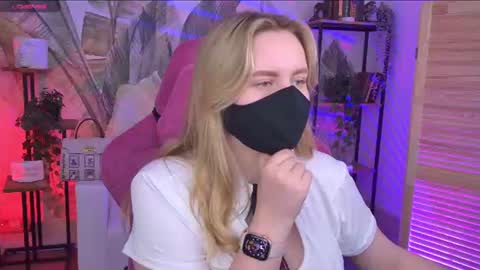 Snapshot of kellypoter chatting on 06.19.26 kelly online show from 06.19.26