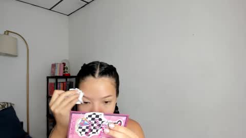 Snapshot of kendalgrey01 chatting on 02.06.25 Kendal online show from 02.06.25