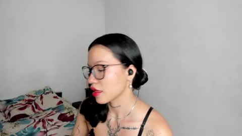 Snapshot of kendalgrey01 chatting on 01.06.26 Kendal online show from 01.06.26