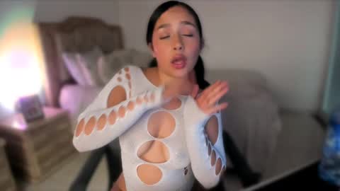 Snapshot of kendall_houle_ chatting on 03.05.25 KendallHoule online show from 03.05.25