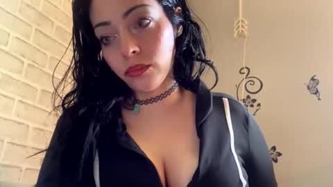 Snapshot of kendall_knoxx chatting on 10.01.25 Kendall Kandy online show from 10.01.25