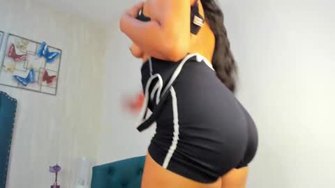 kendall queen   online show from 02.21.26