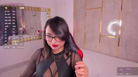 Kendall online show from 10.12.25