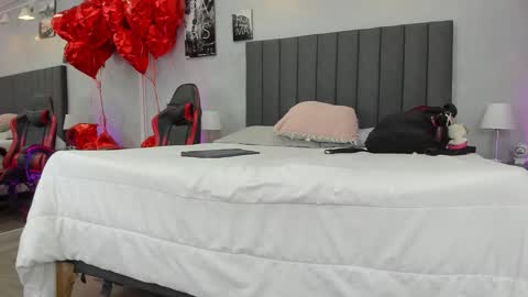 Kendra London online show from 02.26.26