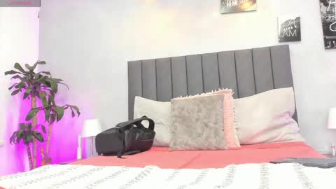 Kendra London online show from 05.13.26