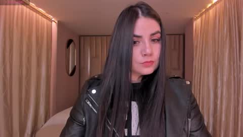  K E N D R A  online show from 02.25.26