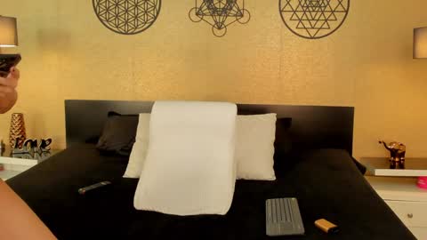 KENDRA online show from 12.29.24