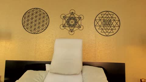 KENDRA online show from 02.08.25