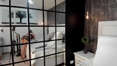 KENDRA online show from 03.12.25