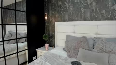 KENDRA online show from 03.12.25