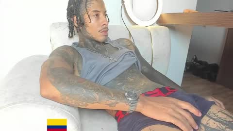 Snapshot of kendrik_brown chatting on 05.21.26 kendrick brown online show from 05.21.26
