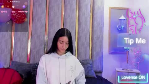 keniavelvet  online show from 02.26.26