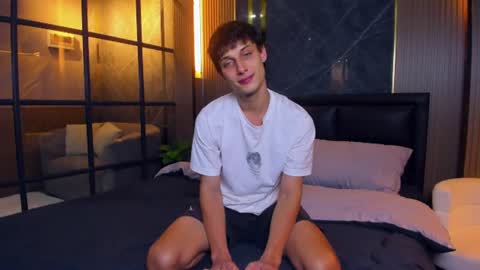 Snapshot of kenter_parker chatting on 06.17.26 Peter online show from 06.17.26