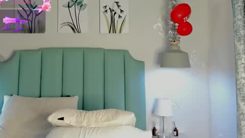kentha_mitchells online show from 02.16.25