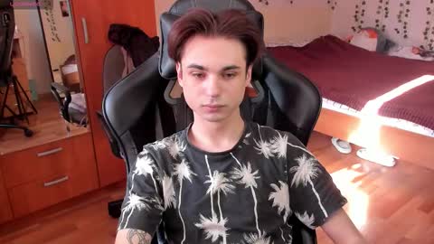 Snapshot of keorinav chatting on 10.07.25 Looking for a moderator I PVT IS OPEN online show from 10.07.25