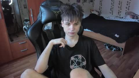Looking for a moderator I PVT IS OPEN online show from 04.01.26