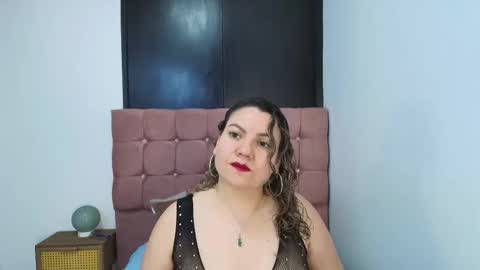 Snapshot of kerly_mature42 chatting on 10.02.25 KERLY online show from 10.02.25