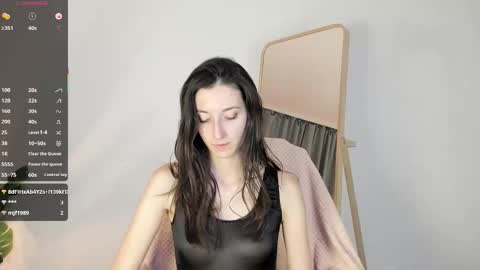 Snapshot of kettybelly chatting on 10.22.25 kettyIm a simple girl who likes gifts Lovense is activeThere are legends that in this room all your wish can come true online show from 10.22.25