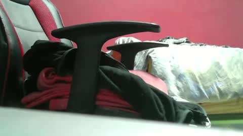 Snapshot of kev19922 chatting on 02.21.25 kev19922 online show from 02.21.25