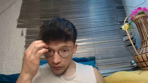 Snapshot of keven_you chatting on 11.05.25 keven you online show from 11.05.25