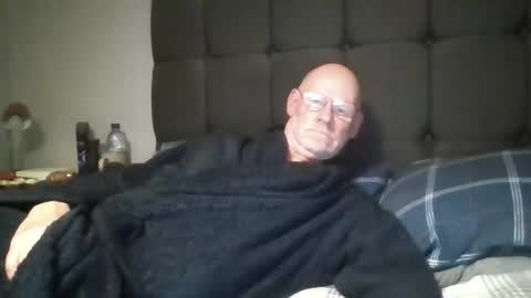 kevlooking4sez online show from 04.25.26