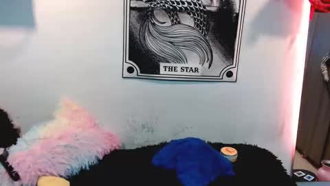 Snapshot of khaleesy13 chatting on 11.19.25 khaleesy online show from 11.19.25