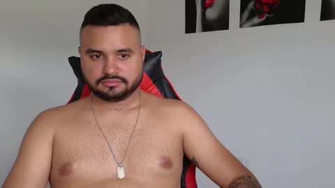 Snapshot of khalidferrer chatting on 02.25.25 khalid ferrer online show from 02.25.25