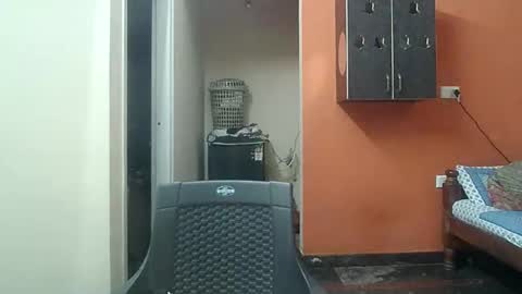 Khan3043 online show from 10.21.25