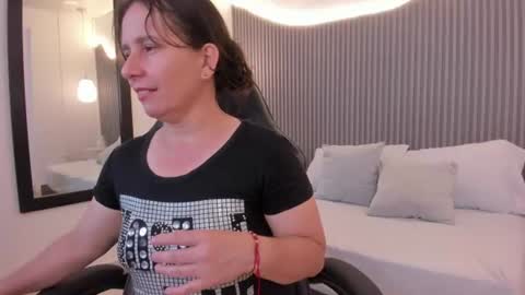 Snapshot of khatrina_shirley chatting on 07.07.26 K A T H R I N A online show from 07.07.26