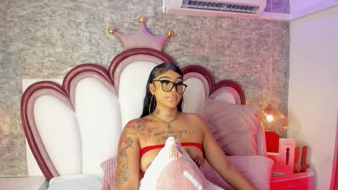 Khelany Isyy  online show from 03.03.26