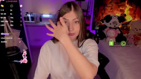 Snapshot of khionebesset chatting on 12.07.24 Khi. online show from 12.07.24