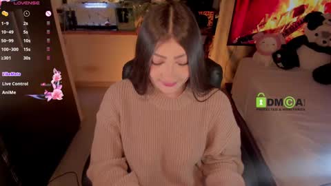 Snapshot of khionebesset chatting on 02.14.25 Khi. online show from 02.14.25