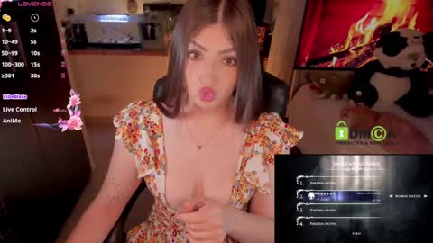 Snapshot of khionebesset chatting on 02.21.25 Khi. online show from 02.21.25