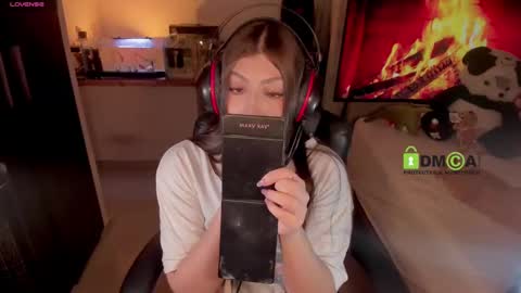 Snapshot of khionebesset chatting on 02.25.25 Khi. online show from 02.25.25