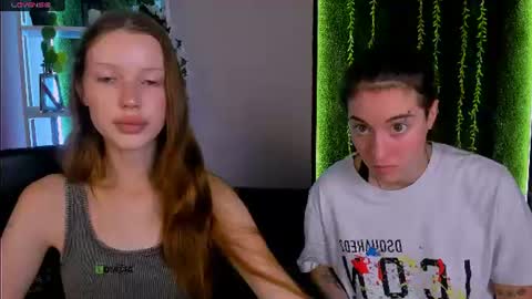 Snapshot of khloebeauty chatting on 07.14.26 khloebeauty online show from 07.14.26