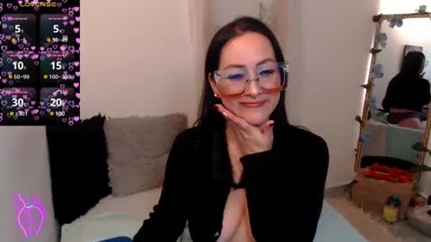 Snapshot of kiara_bermont chatting on 02.11.25 Kiara Bermont online show from 02.11.25