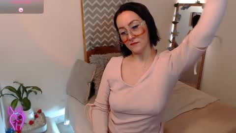 Snapshot of kiara_bermont chatting on 10.03.25 Kiara Bermont online show from 10.03.25