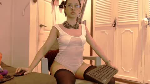kiaralenon online show from 07.26.26