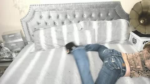 Kia Rose online show from 12.22.24